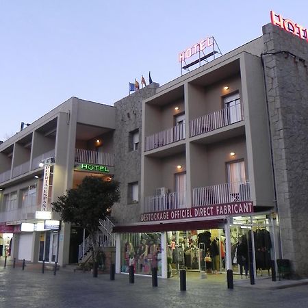 Puerta De Espana La Jonquera Ruang foto